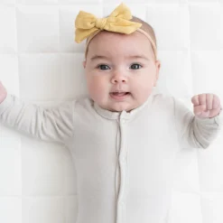 Bamboo Muslin Medium Bow in Sandcastle