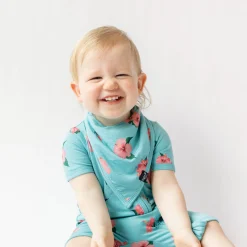 Bib in Hibiscus