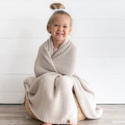Chunky Knit Toddler Blanket in Oat