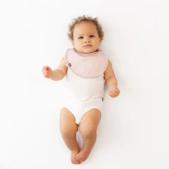 Cushy Bib in Blush