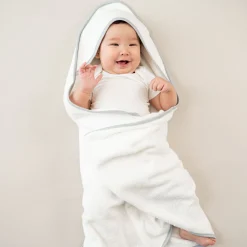 Hooded Bath Towel in Cloud with Storm Trim