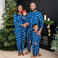 Long Sleeve Pajamas in Frosty Friends