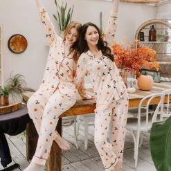 Long-Sleeved Women's Pajama Set in Bewitched
