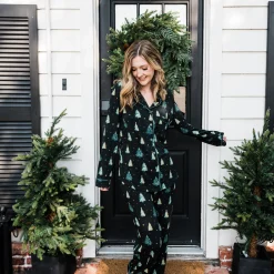 Long-Sleeved Women's Pajama Set in Twinkle Tree