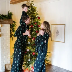 Long-Sleeved Women's Pajama Set in Twinkle Tree