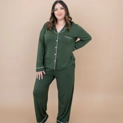 Long-Sleeved Women's Pajama Set in Fir with Cloud Trim