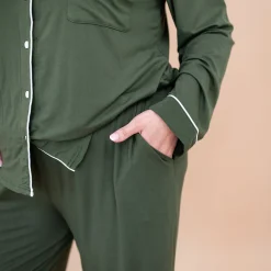 Long-Sleeved Women's Pajama Set in Fir with Cloud Trim