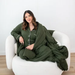 Long-Sleeved Women's Pajama Set in Fir with Cloud Trim