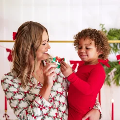 Long-Sleeved Women's Pajama Set in Holiday Bow