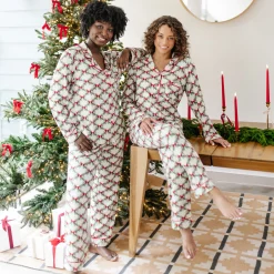 Long-Sleeved Women's Pajama Set in Holiday Bow