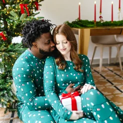 Women's Jogger Pajama Set in Merry and Bright