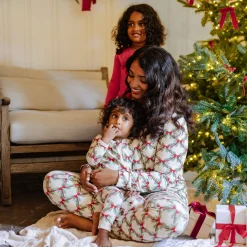 Women's Jogger Pajama Set in Holiday Bow