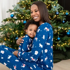 Women's Jogger Pajama Set in Frosty Friends