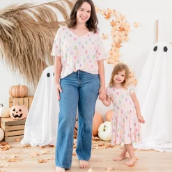Women's Relaxed Fit V-Neck in Pastel Ghost