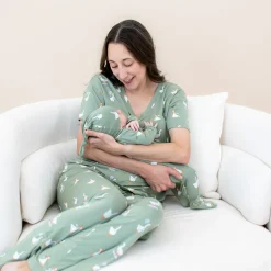 Women's Relaxed Fit V-Neck in Silly Goose