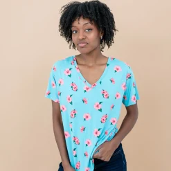 Women’s Relaxed Fit V-Neck in Hibiscus